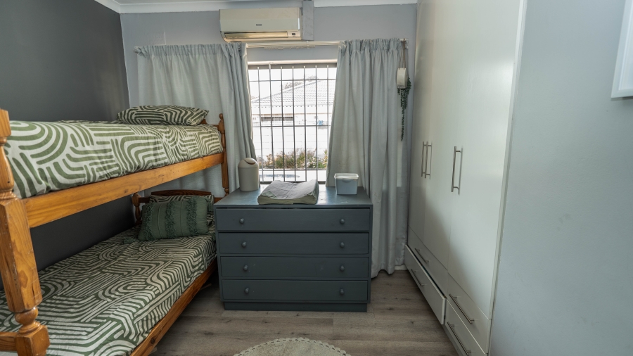 4 Bedroom Property for Sale in De La Haye Western Cape